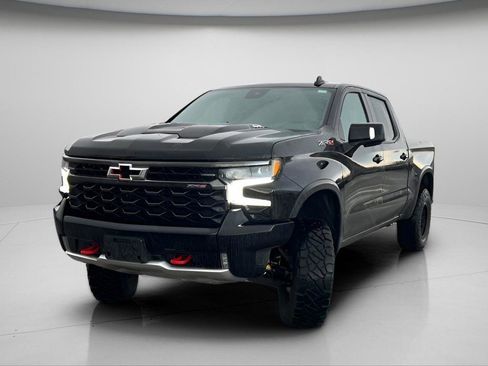 Used 2022 Chevrolet Silverado 1500 ZR2 w/ Technology Package image 15