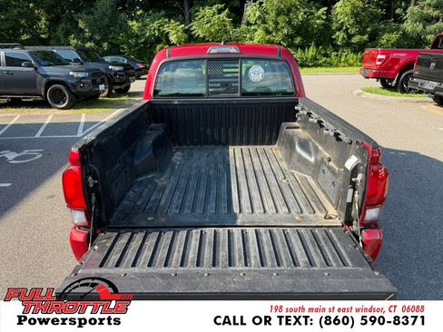 Used 2018 Toyota Tacoma SR AWD/4WD image 9