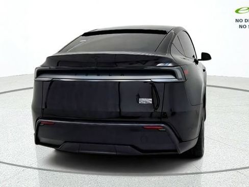 Used 2026 Tesla Model Y 2WD image 8
