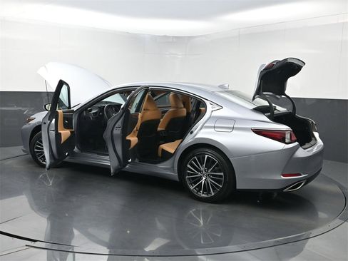 Used 2024 Lexus ES 350 w/ Premium Package image 40