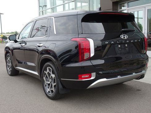 Used 2022 Hyundai Palisade Calligraphy FWD image 3