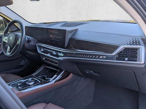 Certified 2023 BMW X7 xDrive40i w/ Premium Package image 24