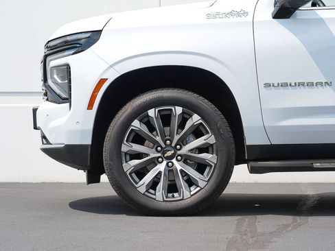 Certified 2026 Chevrolet Suburban High Country w/ Sun And Tow Package AWD/4WD image 11