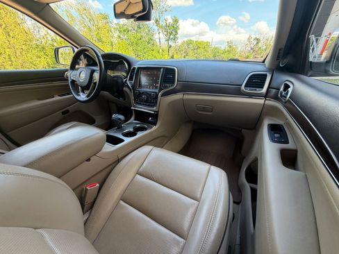 Used 2015 Jeep Grand Cherokee Overland image 16