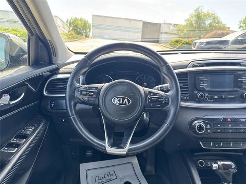 Used 2016 Kia Sorento FWD w/ LX Convenience Package image 16