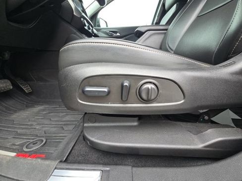 Used 2023 GMC Acadia SLT FWD image 24