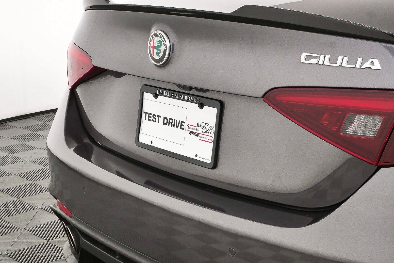 Used 2023 Alfa Romeo Giulia Quadrifoglio RWD image 37