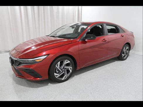 Certified 2025 Hyundai Elantra Sport image 3