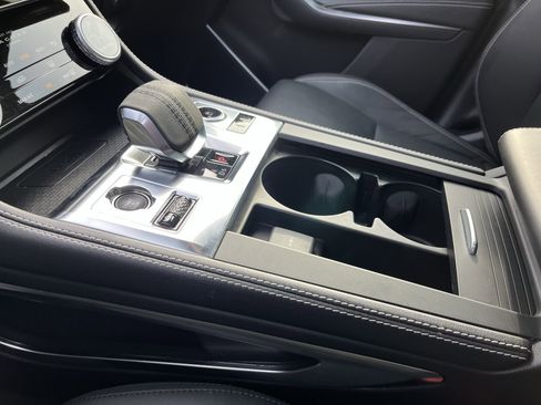 Used 2024 Jaguar F-PACE R-Dynamic S image 28