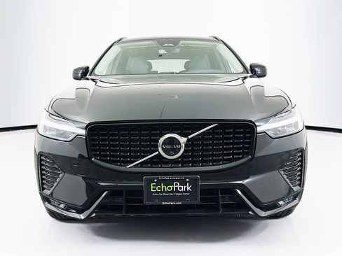 Used 2025 Volvo XC60 B5 Plus image 2
