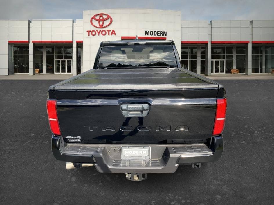 Certified 2025 Toyota Tacoma SR5 AWD/4WD image 26