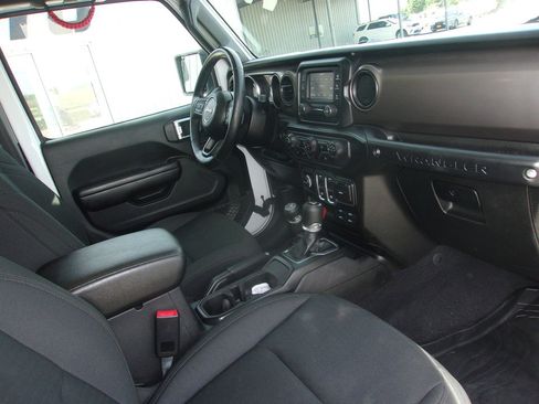 Used 2020 Jeep Wrangler Sport AWD/4WD image 12