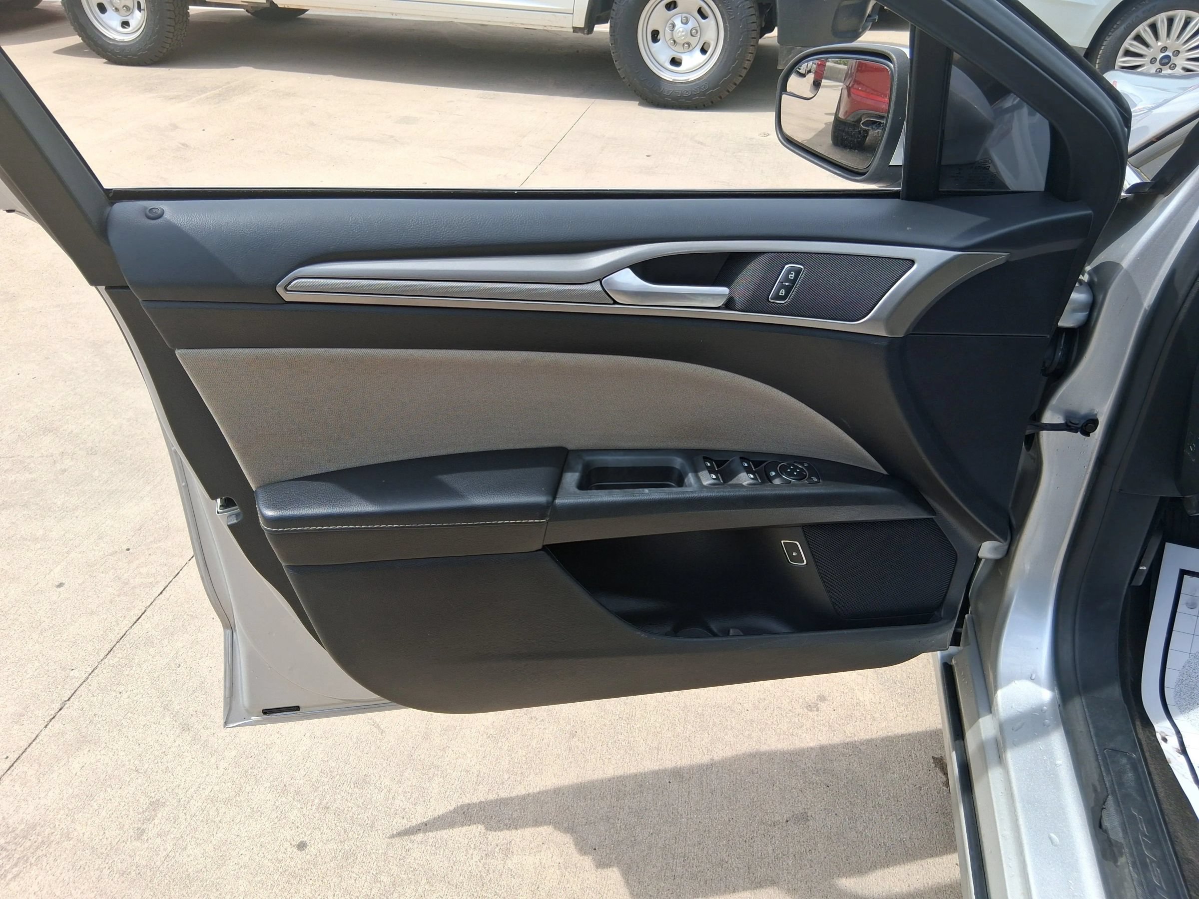 Used 2018 Ford Fusion S FWD image 21