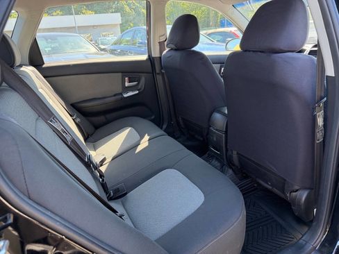 Used 2007 Kia Spectra5 SX FWD image 12