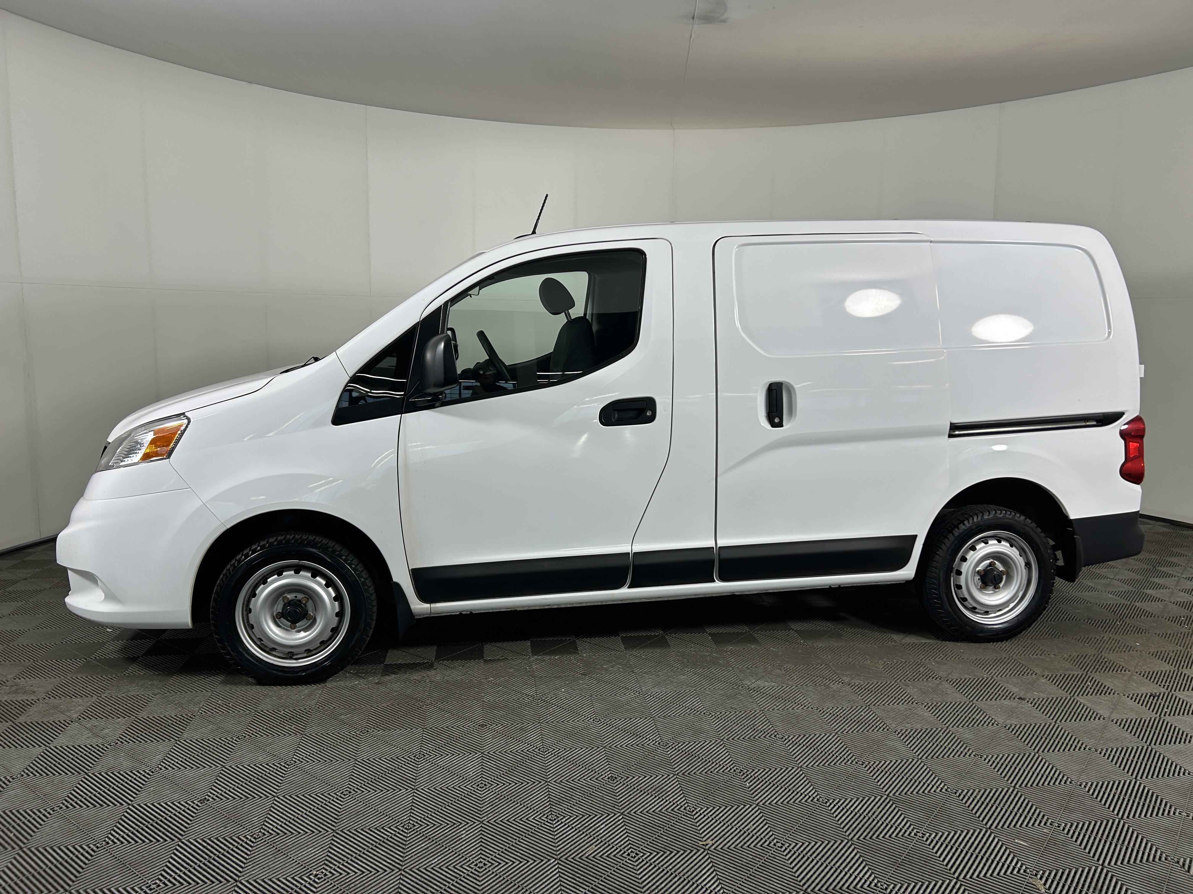 Used 2021 Nissan NV200 S w/ Back Door Glass Package FWD image 2