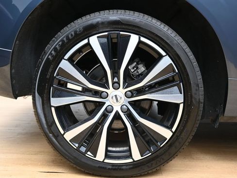Used 2024 Volvo XC60 B5 Plus w/ Protection Package Premier AWD/4WD image 14