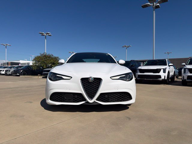 Used 2022 Alfa Romeo Giulia Ti RWD image 8