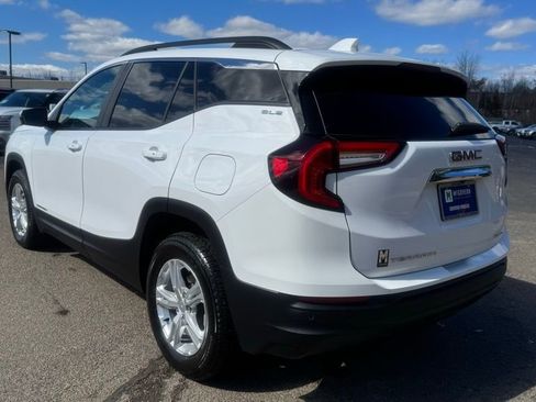 Used 2023 GMC Terrain SLE w/ Driver Convenience Package image 5