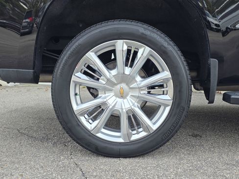 Used 2022 Chevrolet Silverado 1500 High Country w/ Technology Package image 45