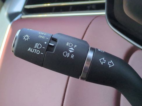 New 2025 Land Rover Range Rover SE image 28