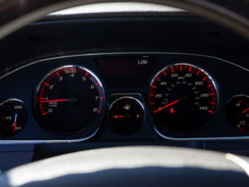 Used 2013 GMC Acadia Denali AWD/4WD image 10