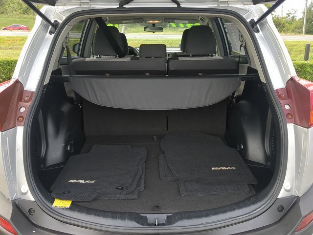 Used 2014 Toyota RAV4 LE FWD image 14