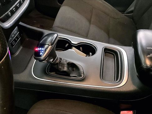 Used 2019 Dodge Durango SXT w/ 3rd Row Seating Group image 17