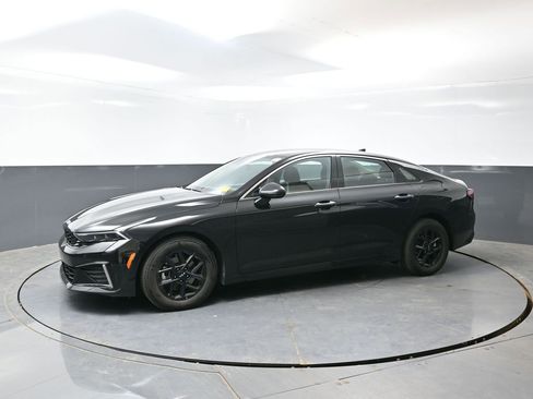 Used 2025 Kia K5 LXS FWD image 9