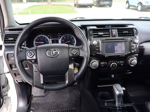 Used 2019 Toyota 4Runner TRD Off-Road Premium AWD/4WD image 18