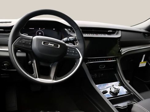 New 2026 Jeep Grand Cherokee Limited AWD/4WD image 14