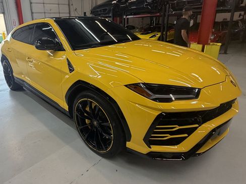 Used 2021 Lamborghini Urus AWD/4WD image 1