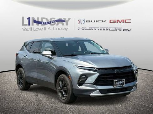 Used 2023 Chevrolet Blazer LT AWD/4WD image 2