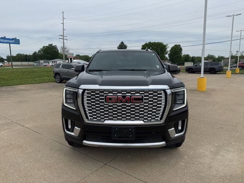 Used 2022 GMC Yukon XL Denali AWD/4WD image 2