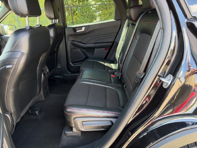 Used 2025 Ford Escape ST-Line Select AWD/4WD image 14