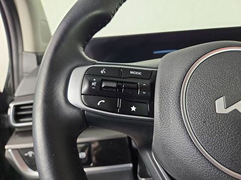 Certified 2025 Kia Sportage EX image 24