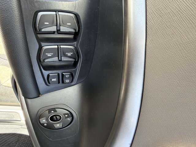Used 2017 Hyundai Santa Fe Sport FWD image 9