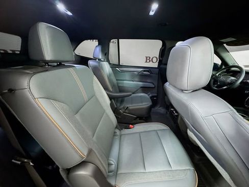 Used 2024 GMC Acadia AT4 w/ Luxury Package image 33