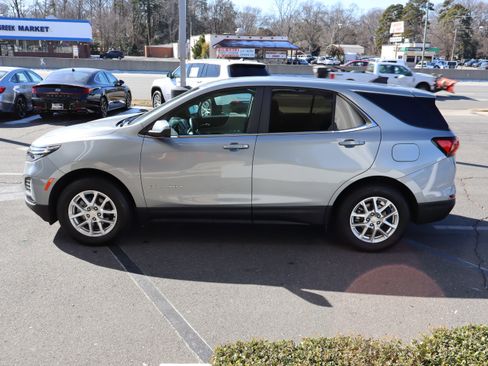 Used 2023 Chevrolet Equinox LT w/ Driver Convenience Package image 7