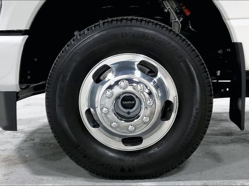 Used 2026 Ford F350 Platinum AWD/4WD image 10