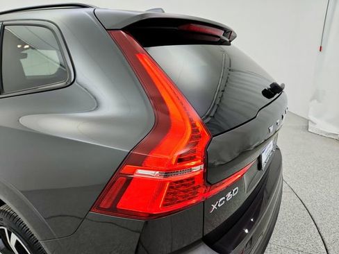 Used 2022 Volvo XC60 B6 R-Design w/ Advanced Package image 30