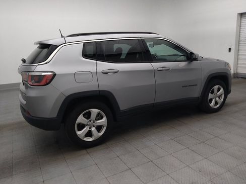 Used 2018 Jeep Compass Latitude FWD image 10