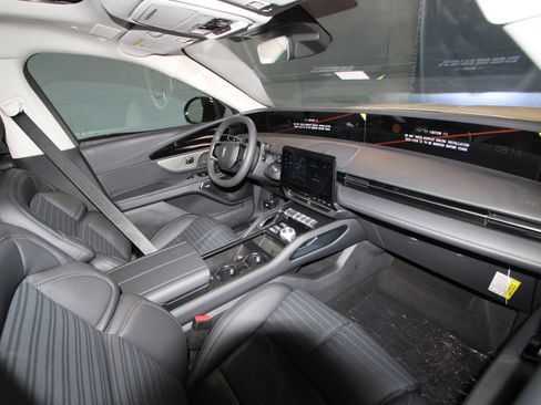 New 2026 Lincoln Nautilus Reserve image 21