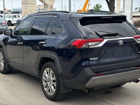 Used 2019 Toyota RAV4 Limited w/ Advanced Technology Package FWD image 5