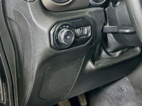 Used 2018 Jeep Wrangler Unlimited Sport AWD/4WD image 10