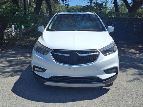 Used 2017 Buick Encore Essence FWD image 2