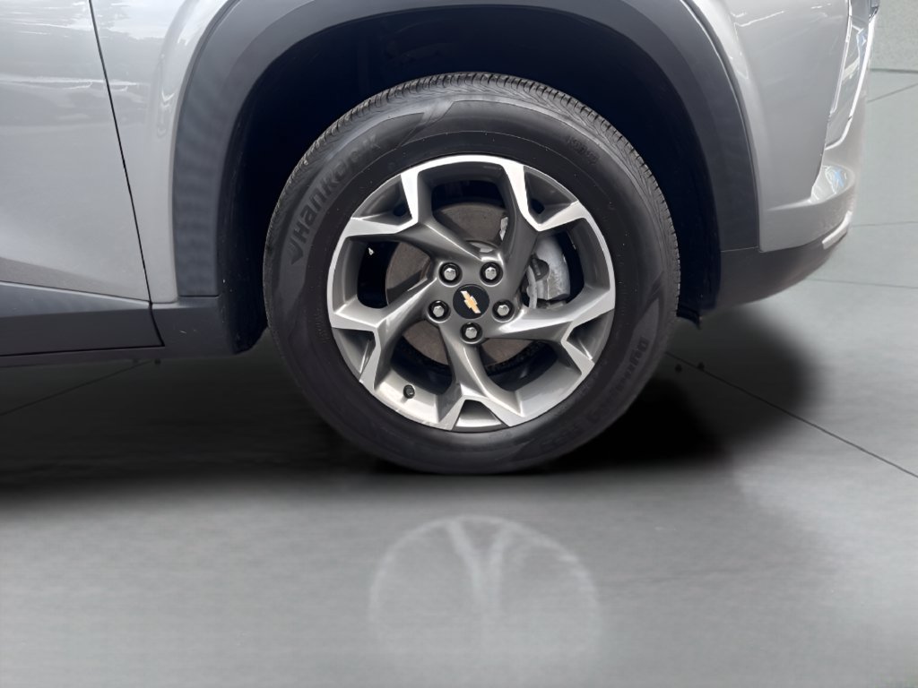 Used 2024 Chevrolet Trax LT FWD image 27