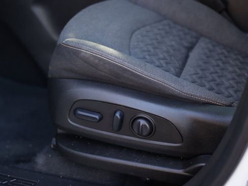 Used 2022 Chevrolet Equinox LT image 19