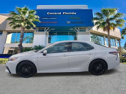 Used 2024 Toyota Camry XSE FWD image 8
