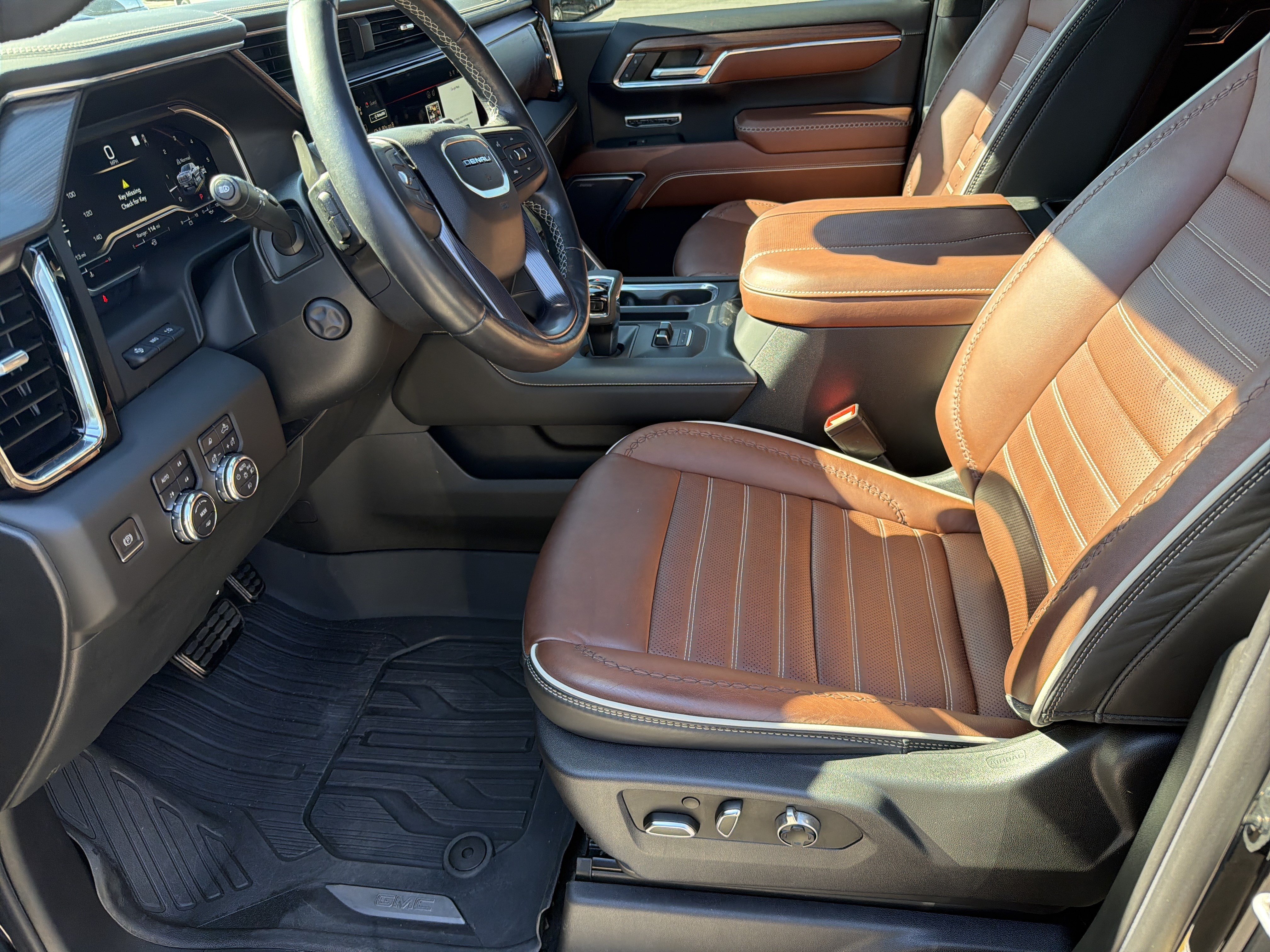 Used 2023 GMC Sierra 1500 Denali Ultimate AWD/4WD image 10
