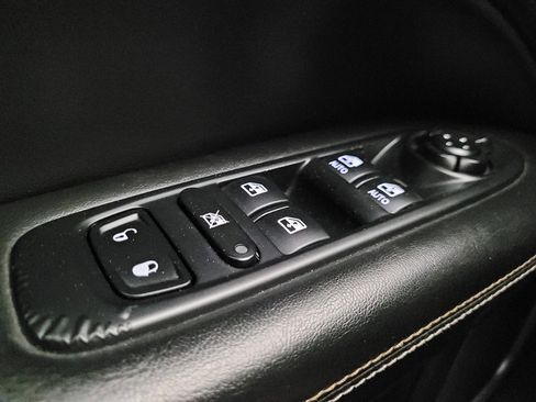 Used 2018 Jeep Compass Latitude w/ Popular Equipment Group image 27